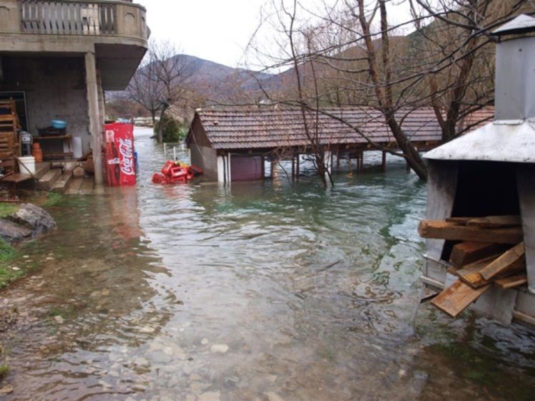 Trebišnjica prodire u stambene zgrade