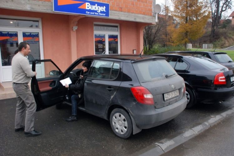 Dan u poršeu 300 evra