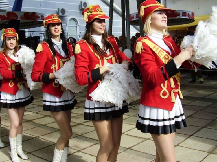 Praznik mimoze okupio 15.000 ljudi