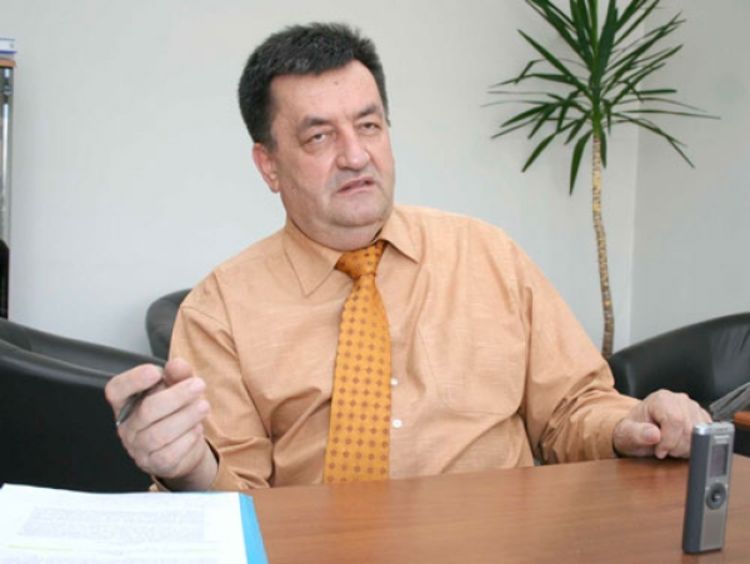 Optužuje Sadovića za pritisak