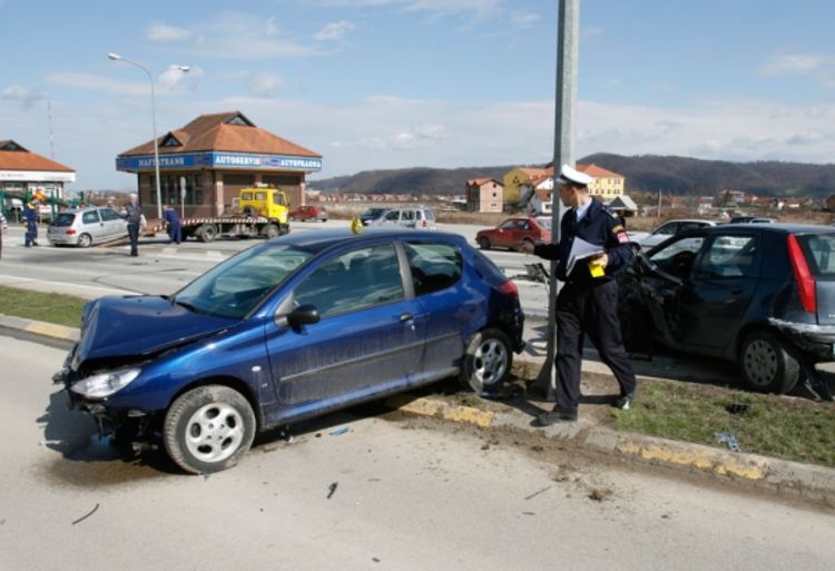 Nastradale četiri osobe