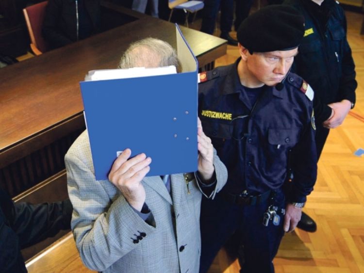 Fricl priznao incest i zatočeništvo
