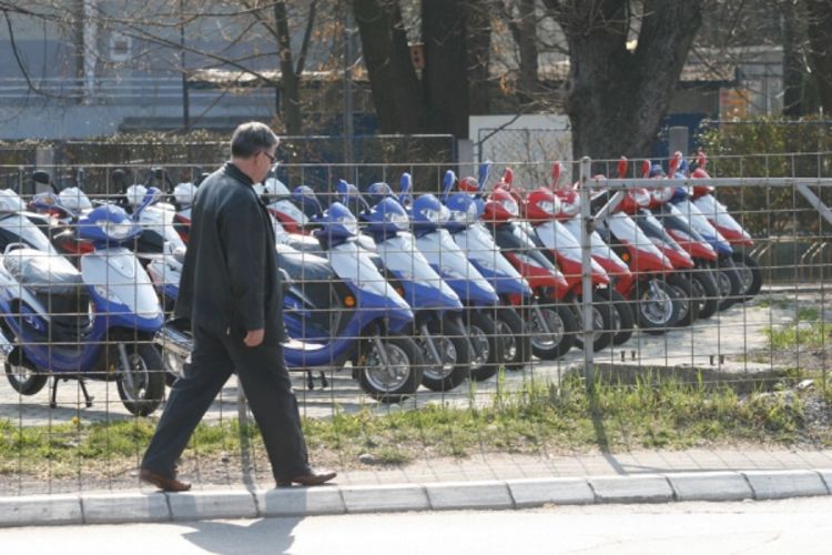 Uvezeno duplo više motocikala