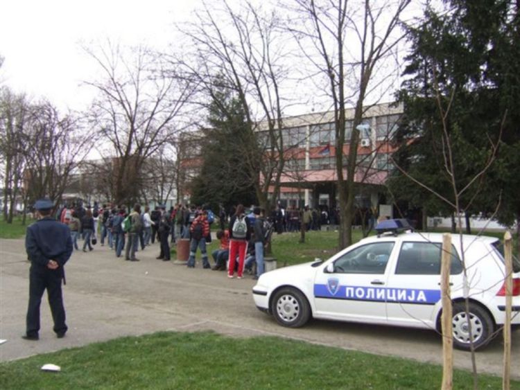 U školskom wc-u bomba