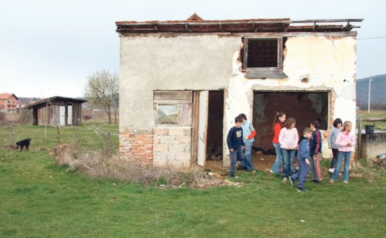 Đaci, tražeći štenad, pronašli pušku