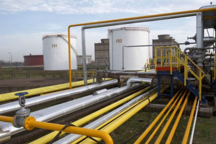 Rafinerija nafte vuče industriju