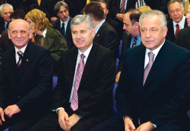 Tihić: Prudski  proces u krizi