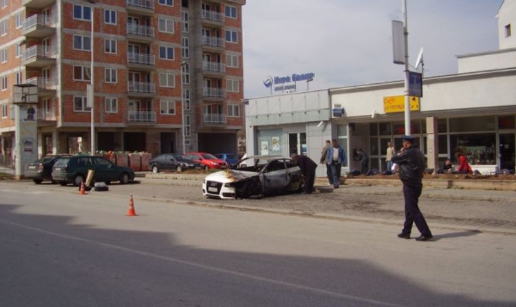 Zapaljen audi A5