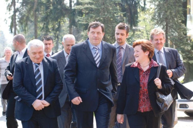 Opštini Teslić za dugovanja i projekte 7,5 miliona KM 