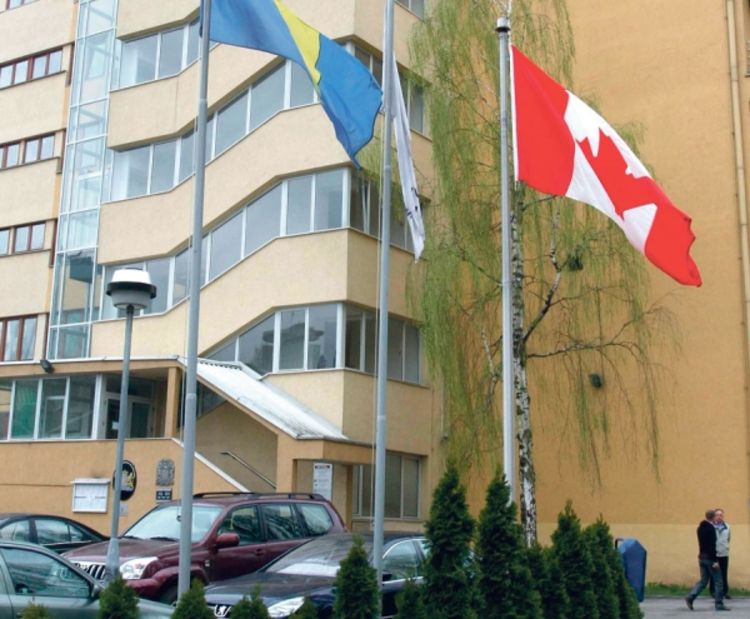 Zatvara se Ambasada Kanade