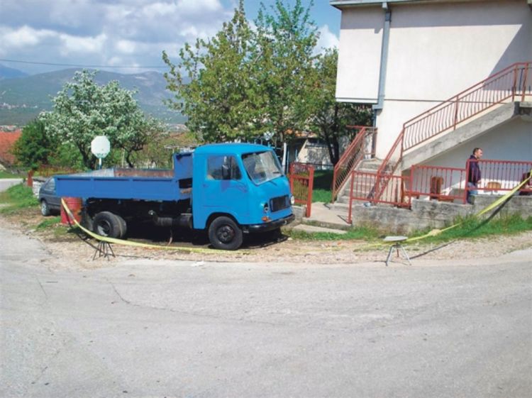 Bombom na kamion policajca