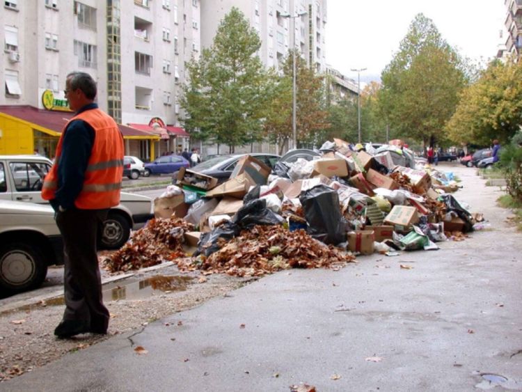 Bacaju smeće gdje stignu