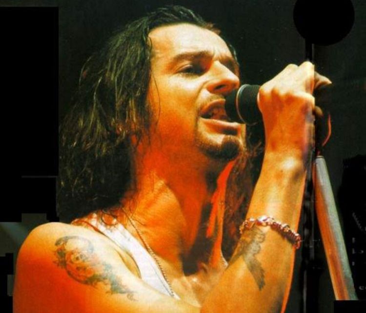 Pjevač benda Depeche Mode u bolnici