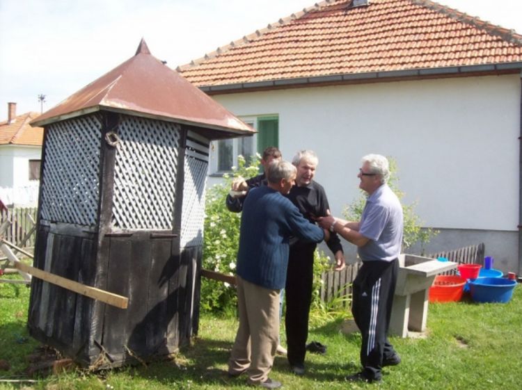 Bivši borac skočio u bunar kao i njegov brat