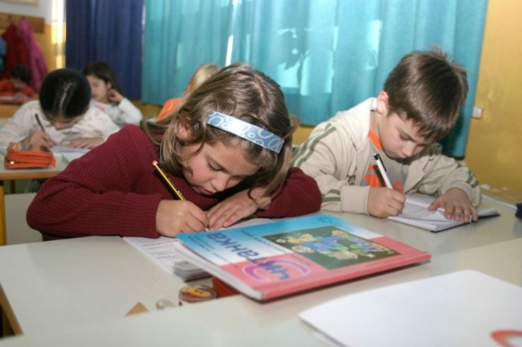 Grade bunare u 13 područnih škola