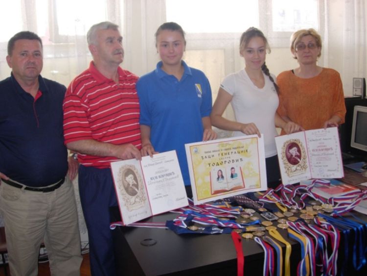 Ilijana i Nikolina Todorović ponos porodice, škole i grada