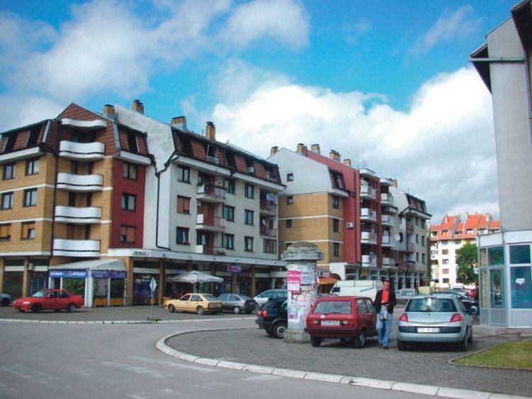 Planirala postaviti bombu pod inspektorovo vozilo 