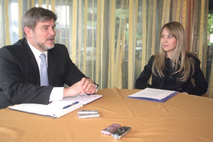 Čarls Ingliš: Lideri moraju da podrže Dejton u svim aspektima
