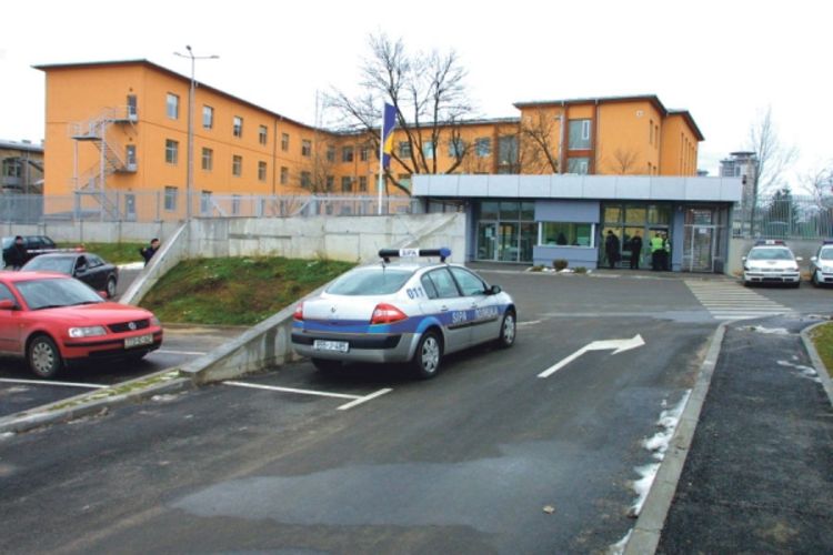 Sud ne zna gdje je Momčilo Mandić