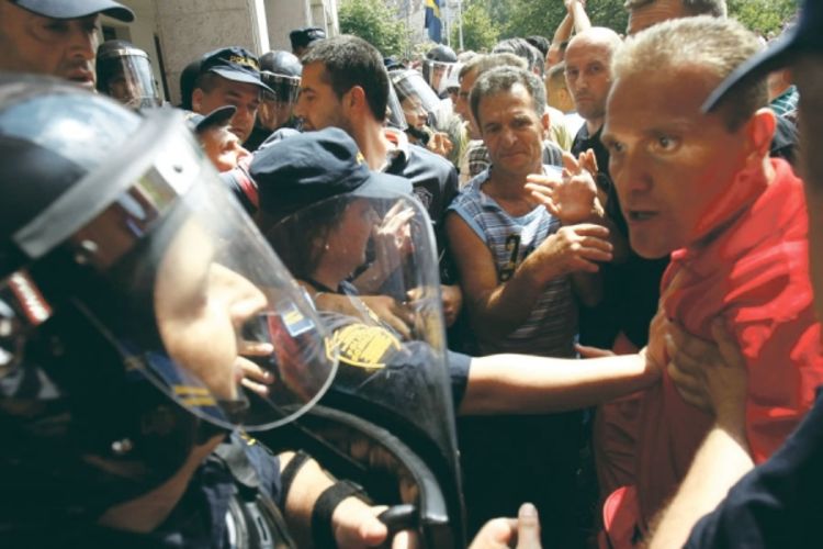 Borci protestima zadržali naknade