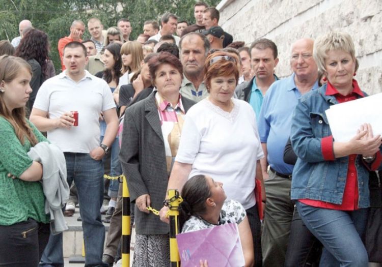 Zbog odbijenica ne viđaju ni porodicu