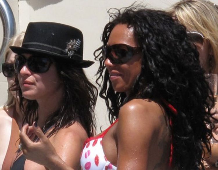 Mel B proslavila rođendan na bazenu