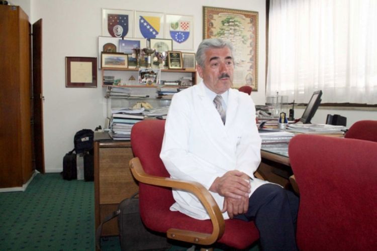 Alijom Mulaomerovićem odmara se uz pčele