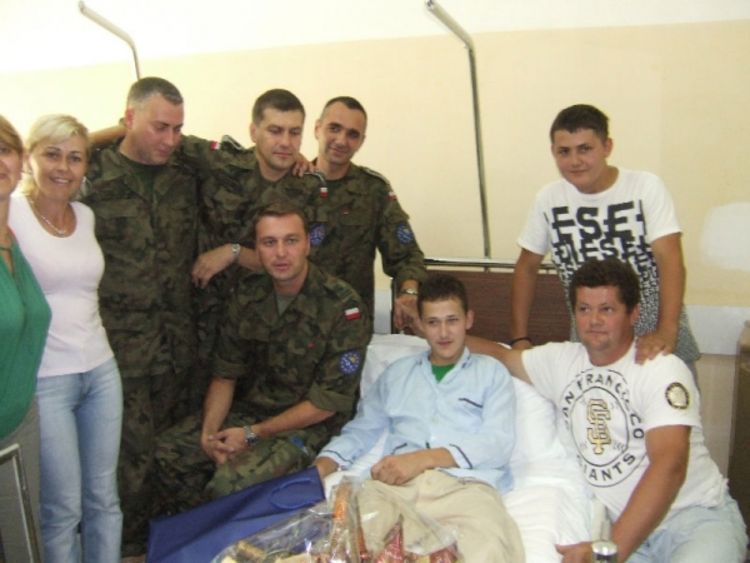 Odlikovani poljski vojnici  koji su spasili mladića