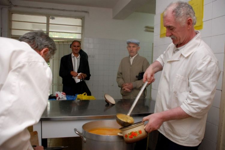 Sve više ljudi traži besplatan obrok