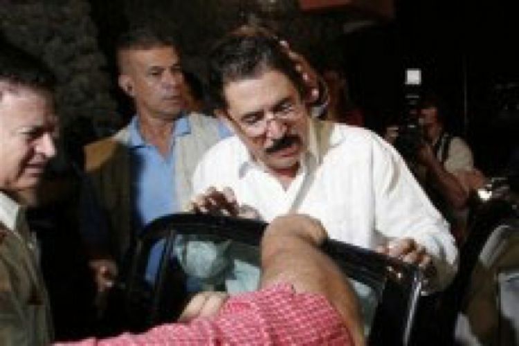 Honduras suspendovan, Zelaji podrška