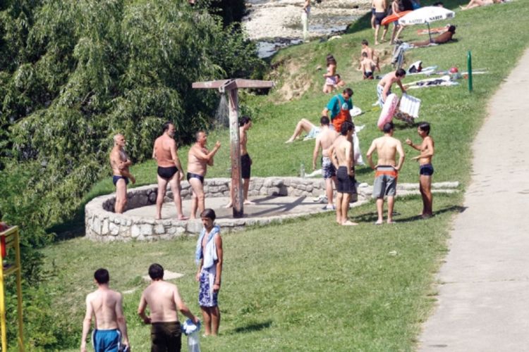 U Mostaru u ponoć plus 30 stepeni Celzijusovih