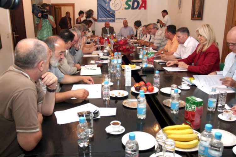 Šepić ili Genjac nasljeđuju Sadovića