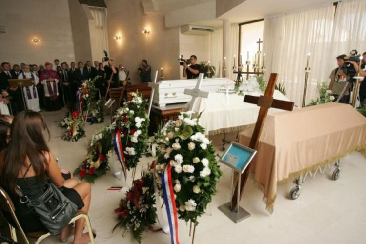 Oproštaj od stradalih u vozu