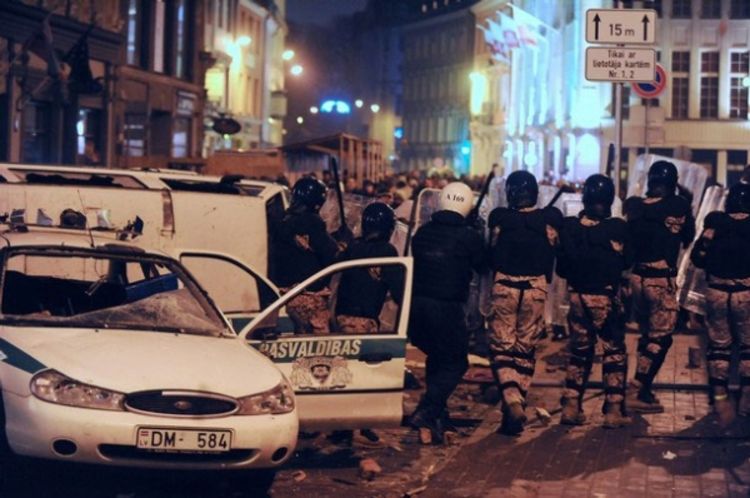 Zbog političkog straha vlast ruši ekonomiju
