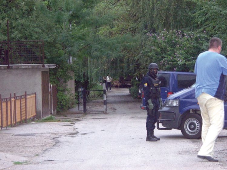 Tražili Abu Hamzu, pronašli eksploziv