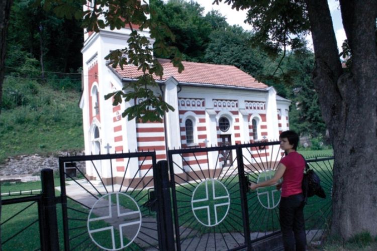 Pucano na pravoslavnu crkvu