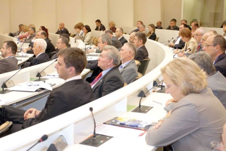 Dolaze 33, umjesto 56 ambasadora