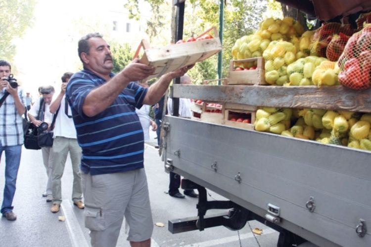 Dijelili povrće ispred Ustavnog suda BiH
