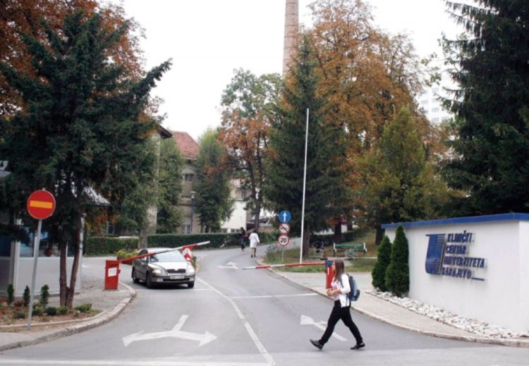 Nezakonito zaposleni šefovi 15 klinika 
