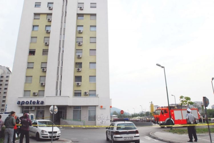 Majka zatočila kćerku i zlostavljala je cijeli dan