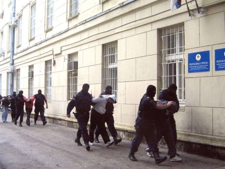 Uhapšene četiri osobe, više lokacija pretreseno