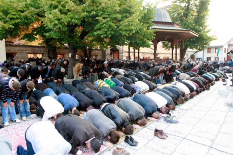 Muslimani proslavljaju svoj veliki praznik