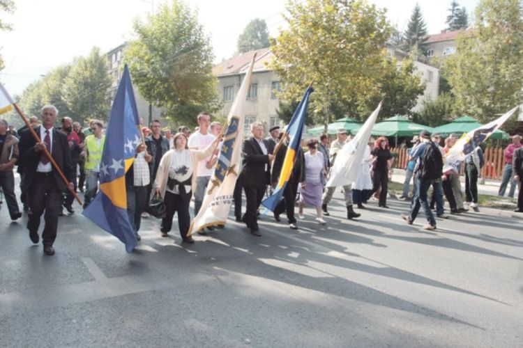 Mujezinović: Vlada će sama donijeti rješenja