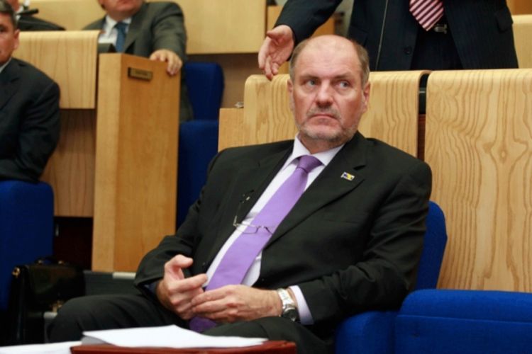 Mujezinović: Naftnim terminalim i Terminalima FBiH potrebna nova rukovodstva