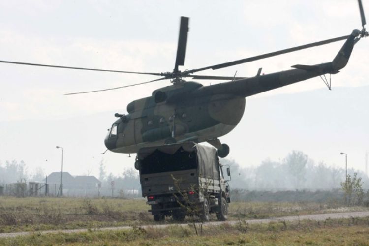 Prizemljeno 11 od 15 helikoptera