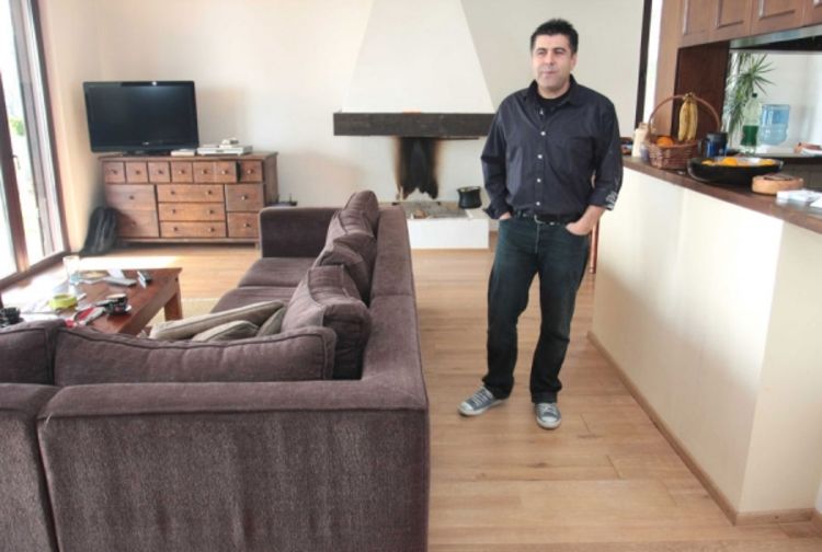 Feđa Isović scenario može pisati i dok čuva djecu 