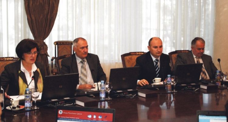 Nacrt budžeta: Milijardu maraka za plate, radnike i borce
