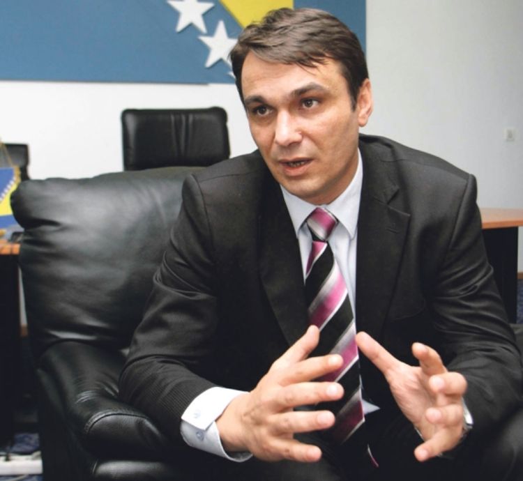Sadik Ahmetović: Savjet ministara talac imenovanja