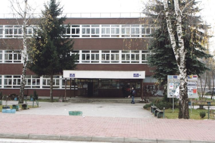 Učenik donio bombu u školu