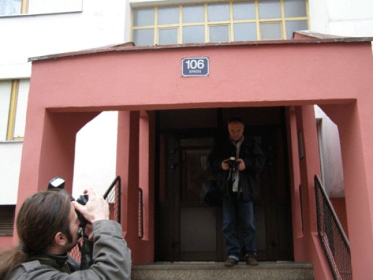 Na smrt pretukao majku i otišao da prošeta pse